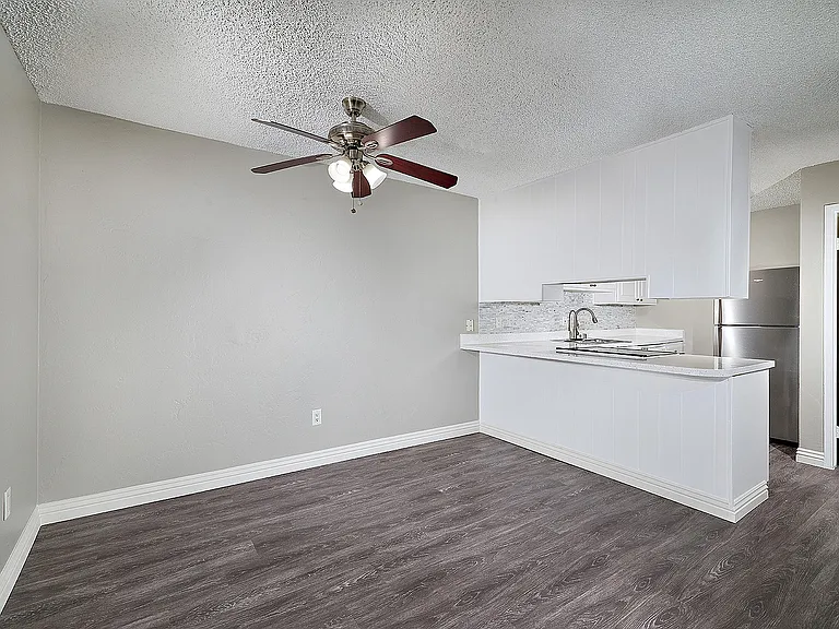 Mission Arbor Apartments — Photo 20