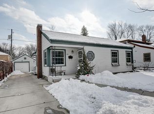 203 E Gauer Cir, Milwaukee, WI 53207