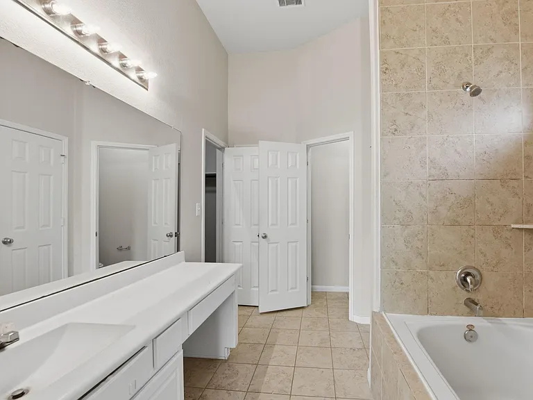 2518 Boxwood Park Ln — Photo 37