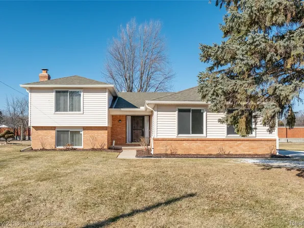 17098 Coral Gables St, Southfield, MI 48076