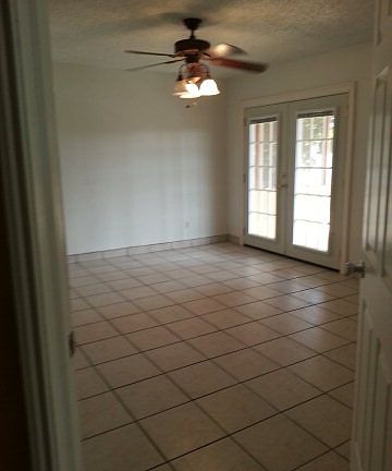 2nd image of 300 Palm Blvd