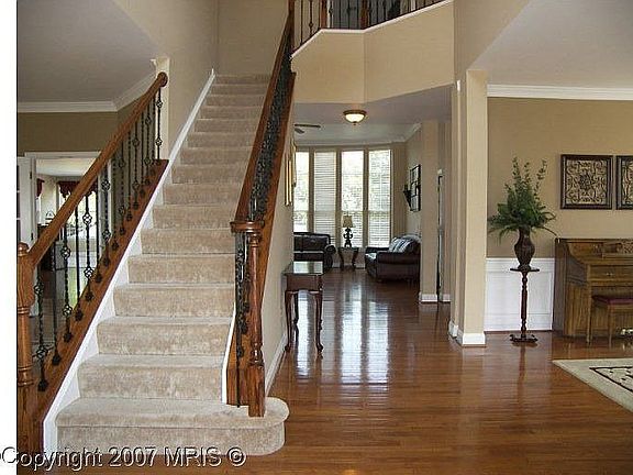 609 Buchanan Ct 2-story Foyer