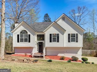 155 Rainbow Ln, Hiram, GA 30141