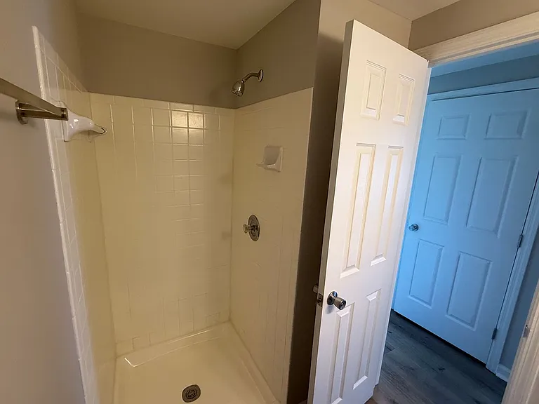 1604 Arlyn Cir #J — Photo 20