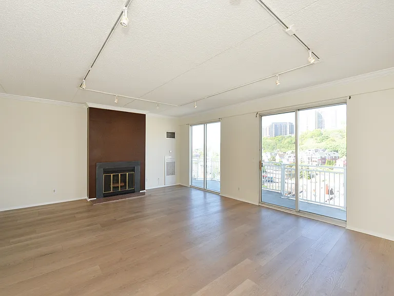 1077 River Rd #Penthouse 6 — Photo 6