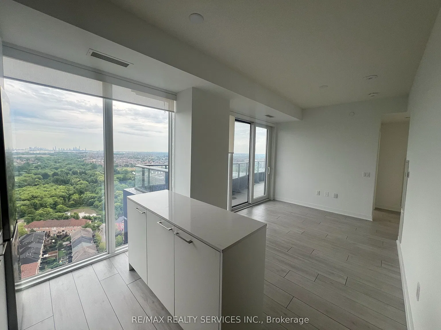 2 bed, $2,500 — Photo 3