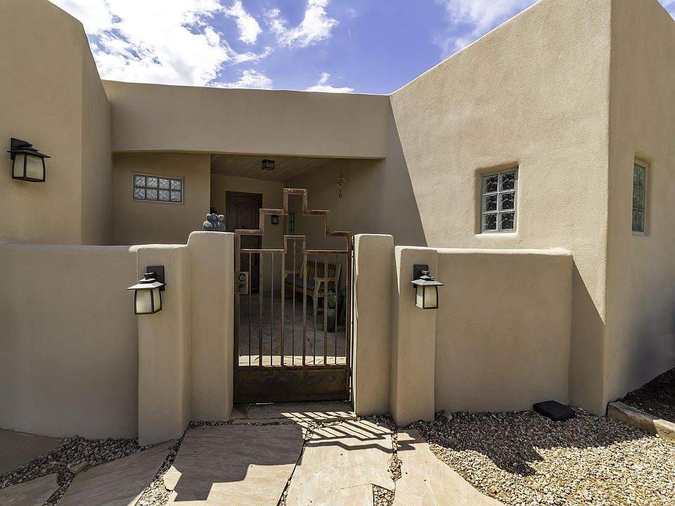1st image of 81 Camino Cabo