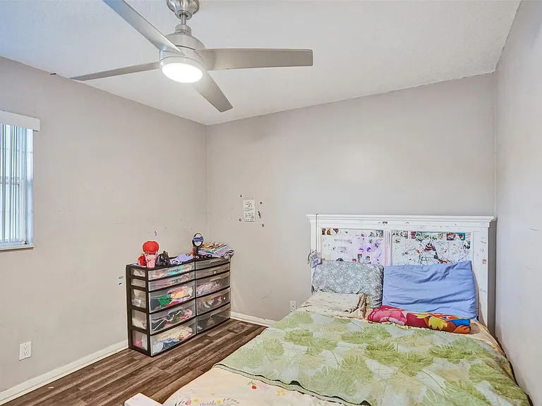 7008 NW 81st St — Photo 17