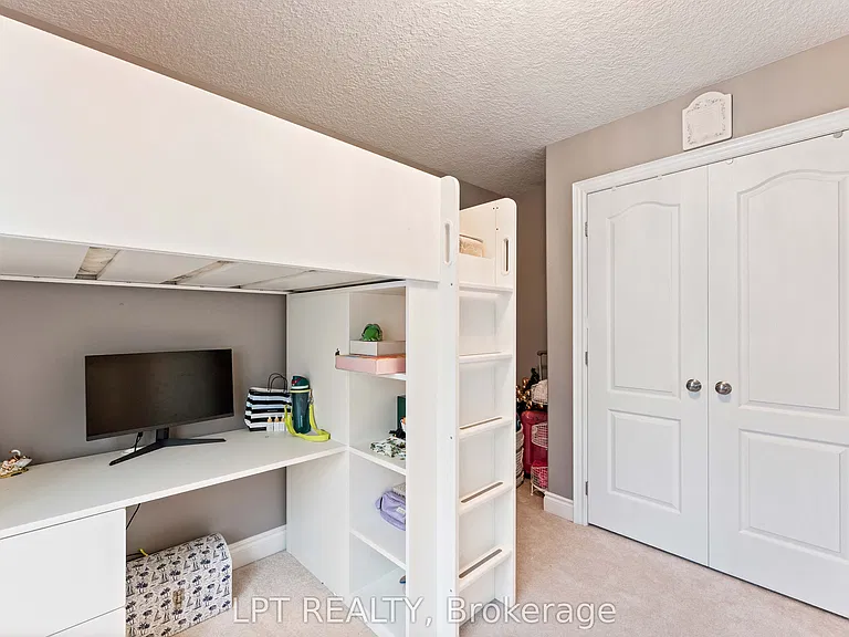 82 Nathan Cres — Photo 28