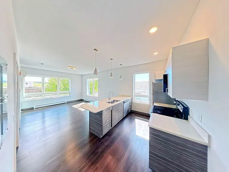City Lights Modern, Luxury Living in Downtown Winooski — Photo 21