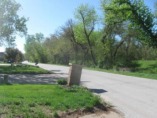 3rd image of 44 Ginger Woods Rd