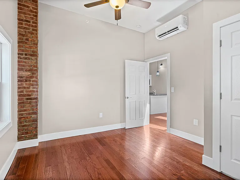 521 Warren St #4 — Photo 21