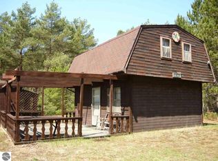 20576 Pine Rd, Tustin, MI 49688