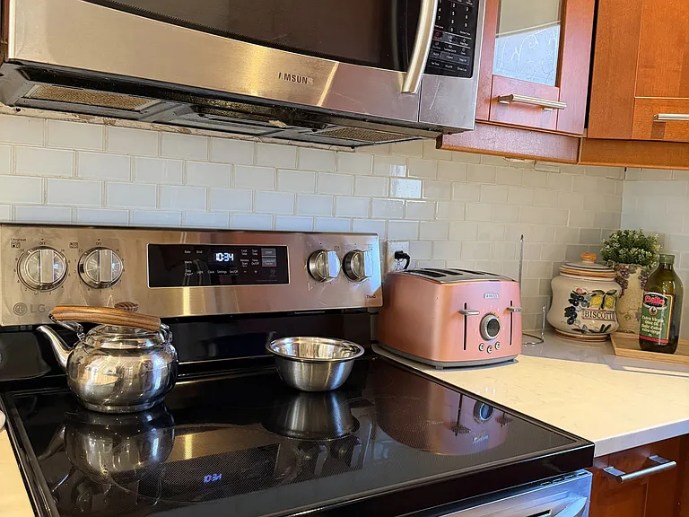 94 Roxborough Ave — Photo 14