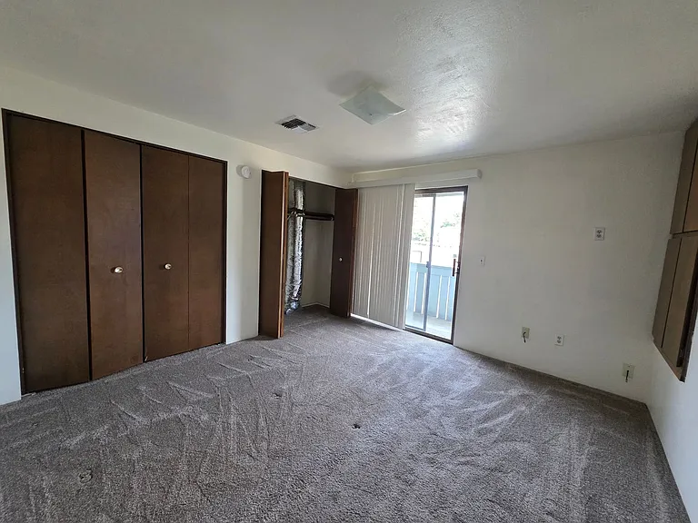 827 NE A St #7 — Photo 3
