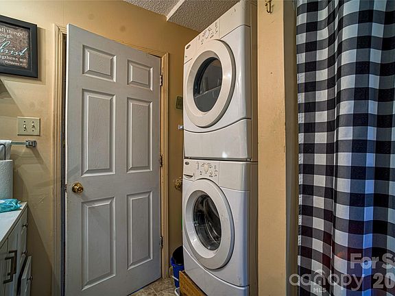 3rd image of 1595 N Long St