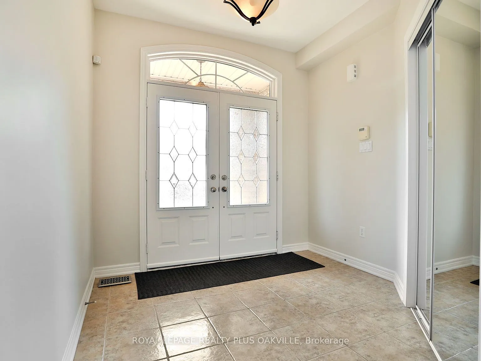 3 bed, $4,300 — Photo 3