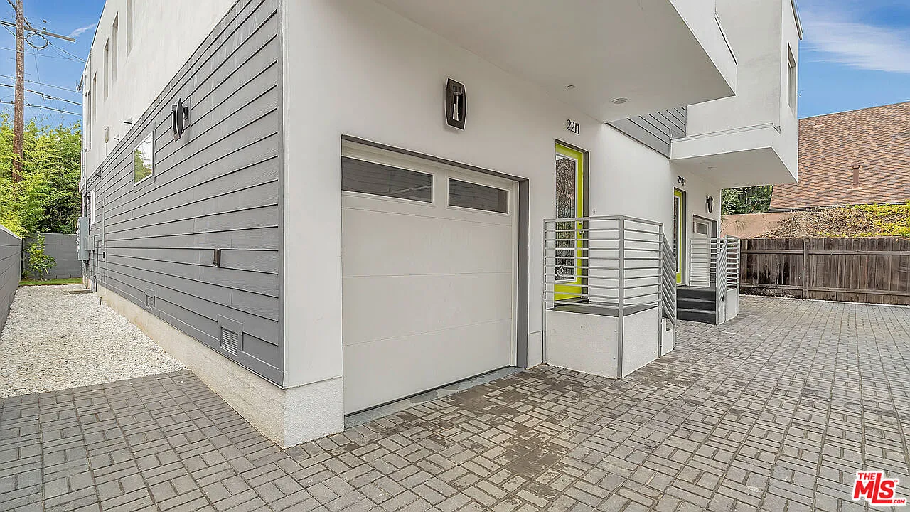 4 bed, 4.5 bath, 1700 sqft, $4,800 — Photo 1