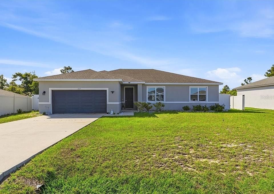 1st image of 219 Maple Dr