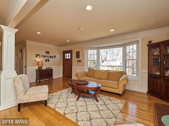 4th image of 915 N Nottingham St