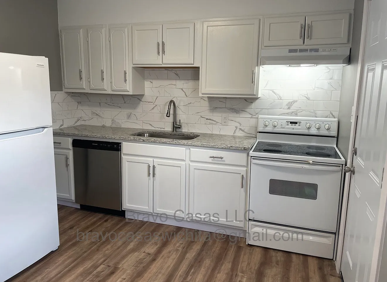2221 S Glendale St — Photo 4