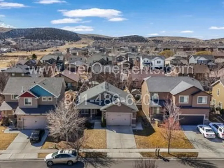 3818 E Rose Hearty Ln — Photo 2