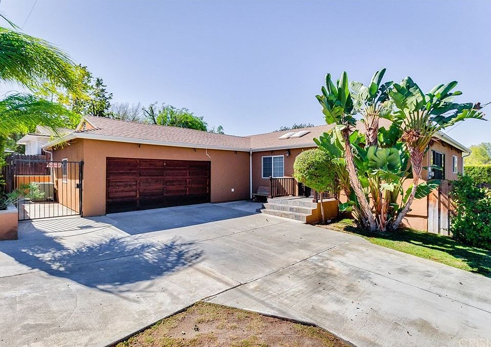 1st image of 23703 Canyon Dr