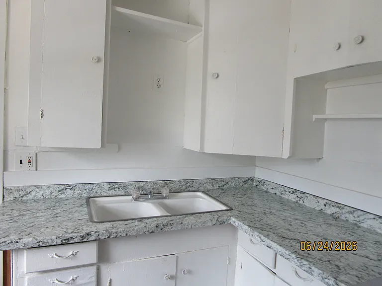 1310 Francis St — Photo 2