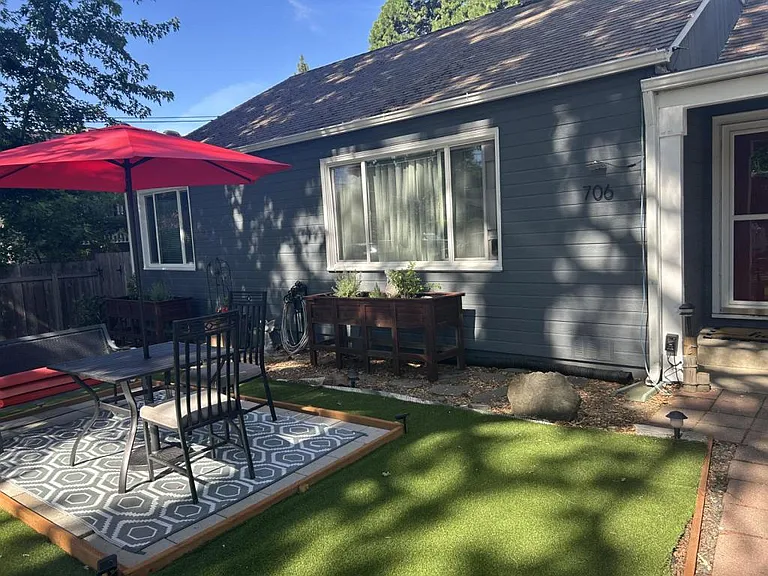 706 Normal Ave — Photo 5