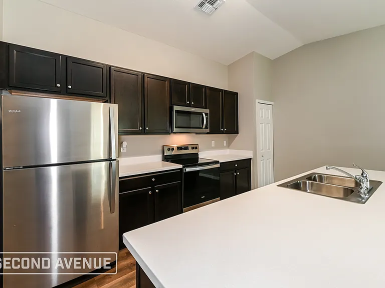 106 Baldur Dr — Photo 9