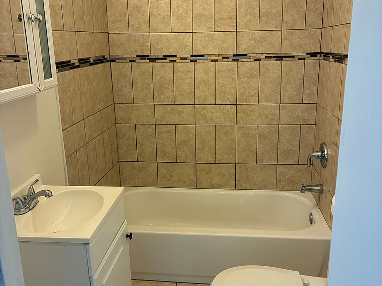 111 Saint Clair Ave — Photo 10