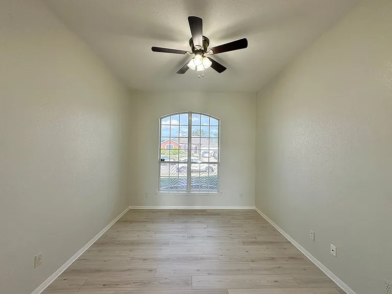 3705 Foxglove Ln — Photo 21