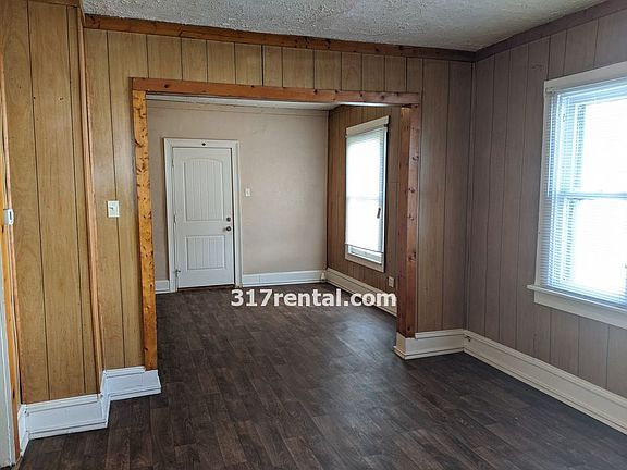 4th image of 327 Villa Ave