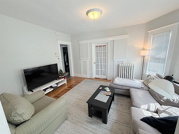 4th image of 25 Leonard St #1