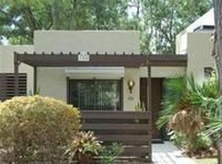 105 Pinebrook Dr, Fort Myers, FL 33907