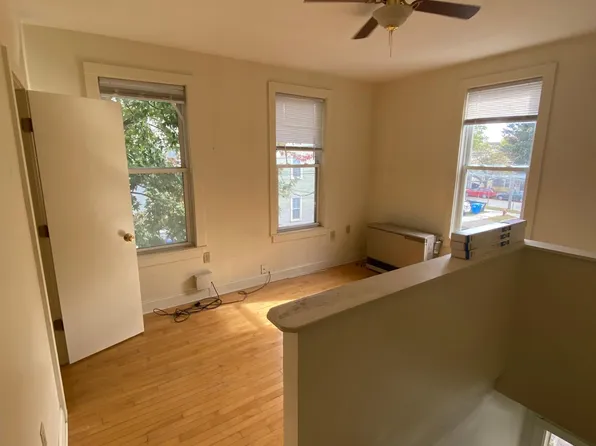 11 Johnson St #B, Burlington, VT 05401