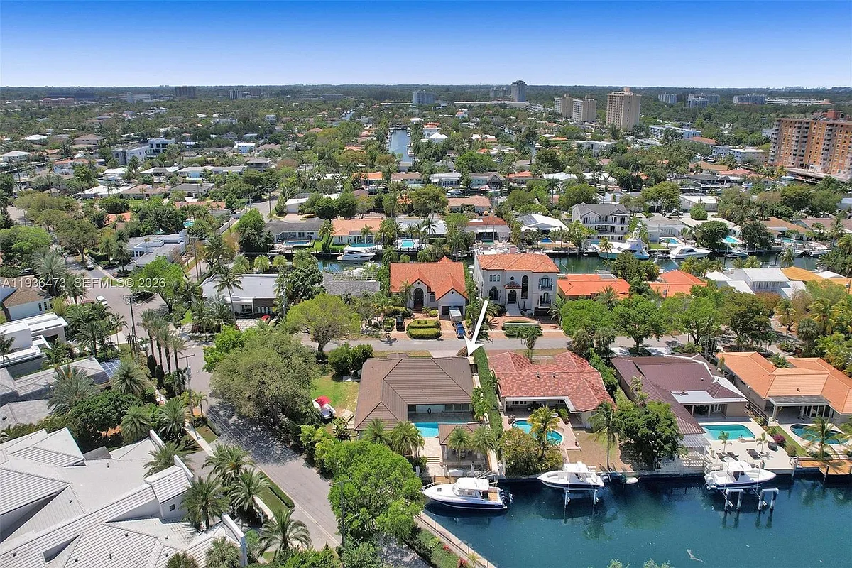 Building Photo - 13015 Biscayne Island Ter