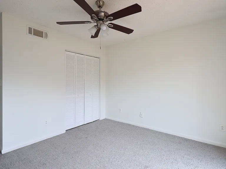 The Grove at Magic City Townhomes — Photo 10