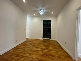 Rented by KNOCKKNOCK LLC