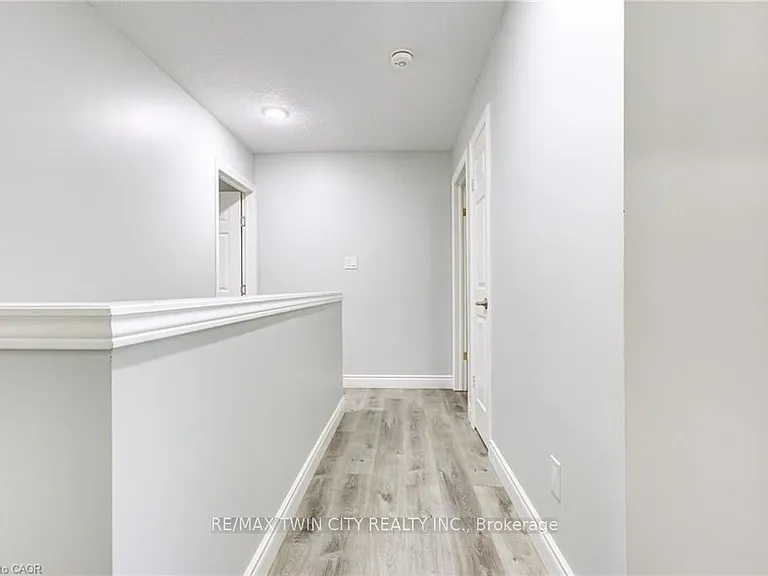 110 Commonwealth St — Photo 22