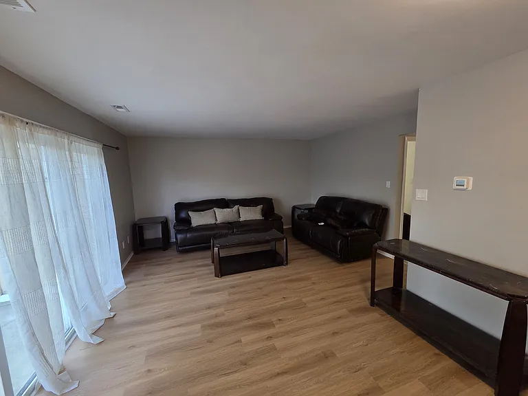 3904 Elberta Ln — Photo 2