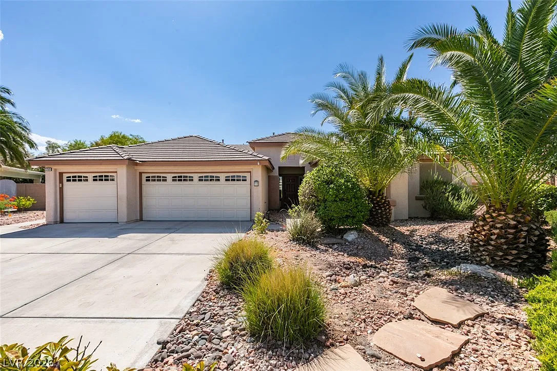 4 bed, 2.5 bath, 3197 sqft, $3,500 — Photo 1