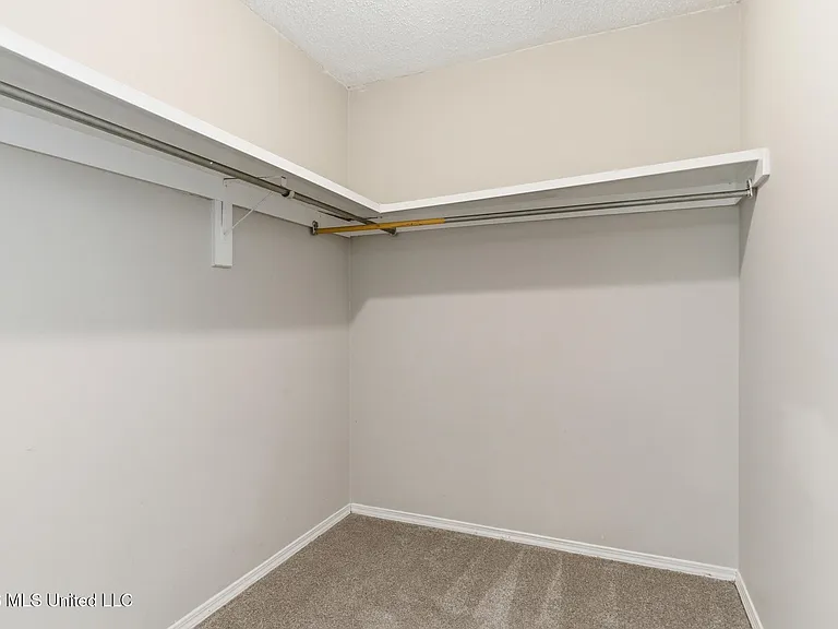 2387 Trafalgar Dr — Photo 21