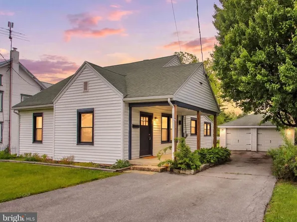 255 W Main St, Fayetteville, PA 17222