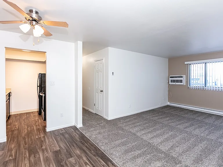 Foxhill Apartments — Photo 76