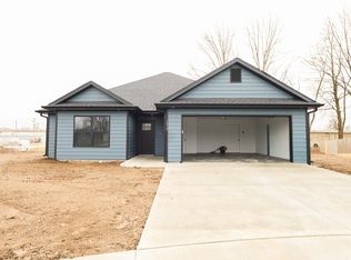 1010 Cobblestone Ln, Moberly, MO 65270