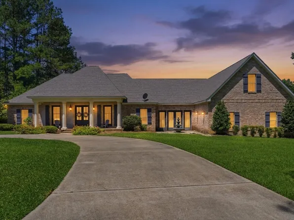 123 Higgins Rd, Sumrall, MS 39482