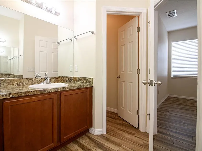 811 Krenson Woods Ln — Photo 24