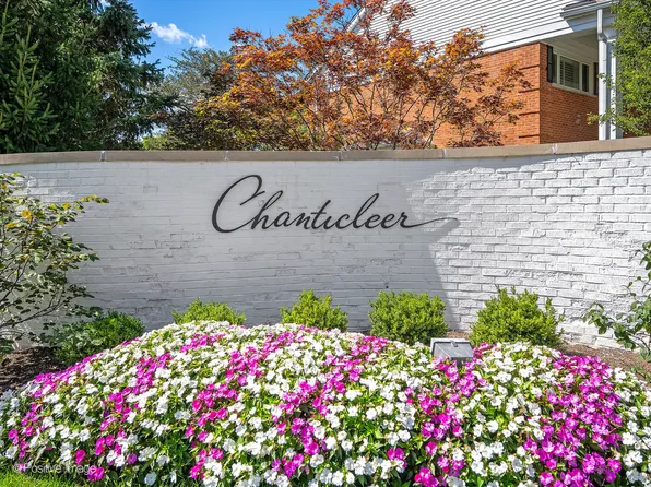 902 Chanticleer Ln Unit 902, Hinsdale, IL 60521