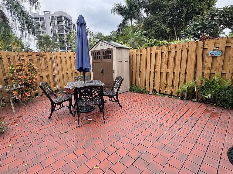 808 NE 27th Ave #808 — Photo 14